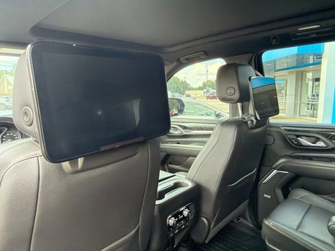 Used 2021 GMC Yukon XL Denali w/ Denali Premium Package RWD image 29