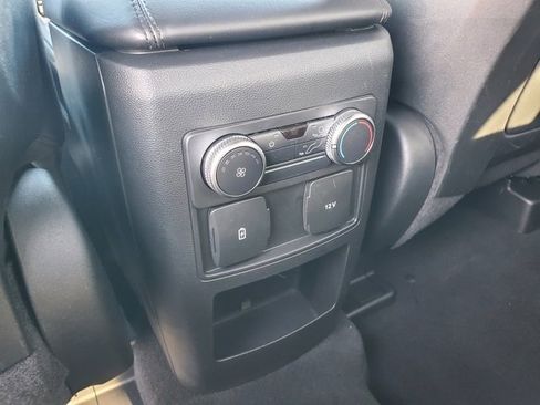 Used 2020 Ford Explorer XLT image 27