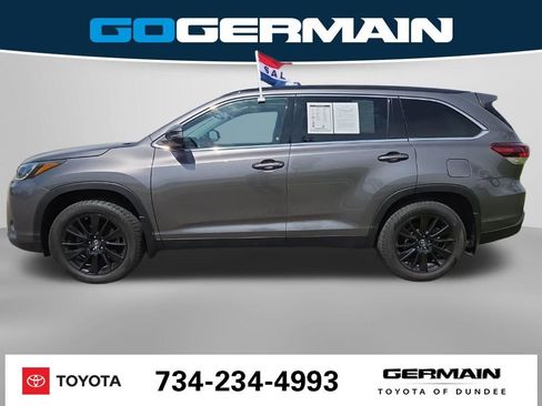 Used 2019 Toyota Highlander SE AWD/4WD image 11