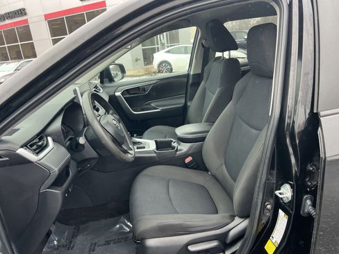 Used 2023 Toyota RAV4 LE image 13