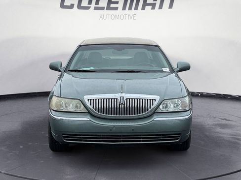 Used 2005 Lincoln Town Car Signature image 7