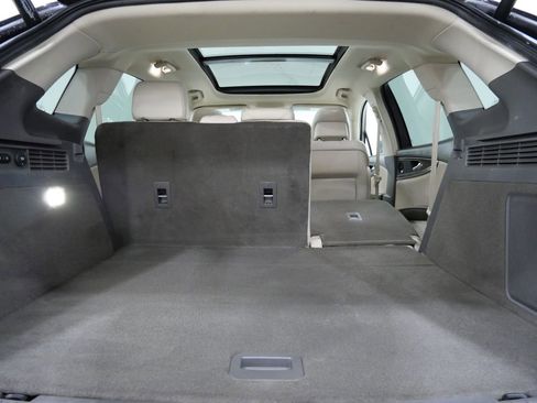 Used 2018 Lincoln MKX Reserve w/ Driver Assistance Package image 28