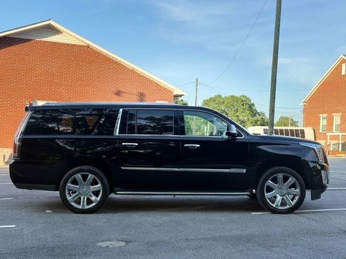 Used 2018 Cadillac Escalade ESV Luxury AWD/4WD image 6