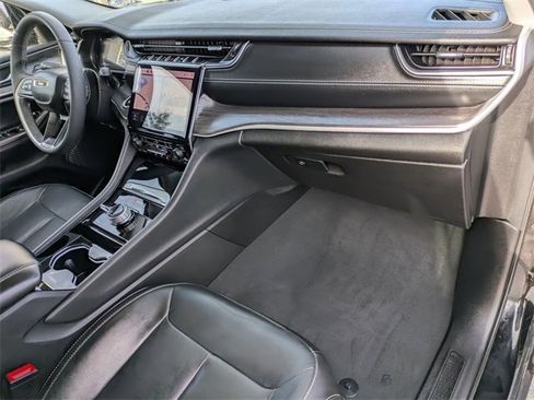 Certified 2023 Jeep Grand Cherokee L Limited w/ Trailer Tow Group (B) image 30