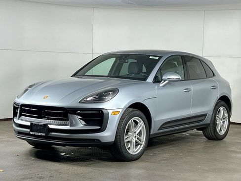 Certified 2025 Porsche Macan image 1