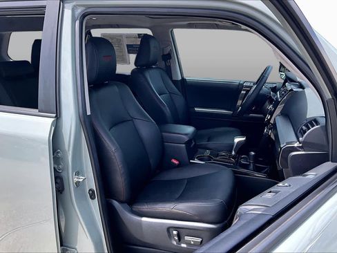 Used 2023 Toyota 4Runner TRD Off-Road Premium w/ Moonroof Package AWD/4WD image 8
