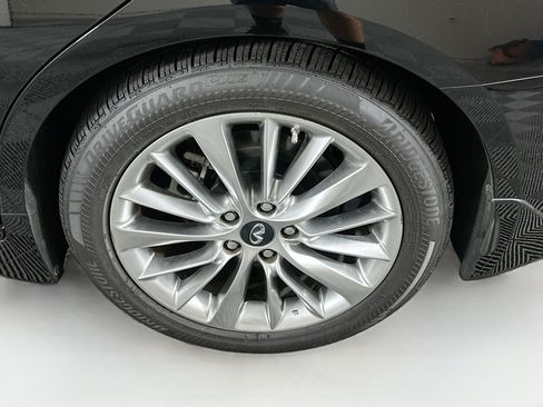 Used 2019 INFINITI Q50 Luxe w/ Cargo Package (L96) RWD image 11