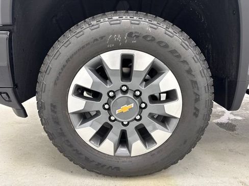 New 2026 Chevrolet Silverado 2500 Custom w/ Custom Value Package AWD/4WD image 38