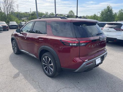 New 2026 Nissan Pathfinder Platinum w/ Lighting Package AWD/4WD image 5