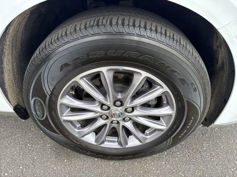 Used 2024 Buick Enclave Premium AWD/4WD image 34