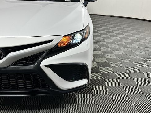Used 2023 Toyota Camry SE FWD image 9