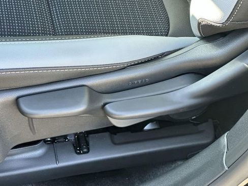 New 2025 Buick Envista Preferred image 19