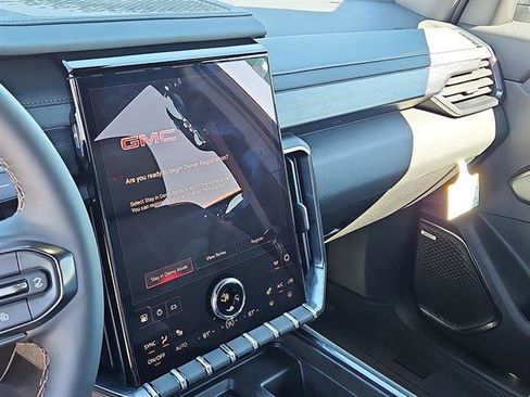 New 2026 GMC Acadia AT4 image 18