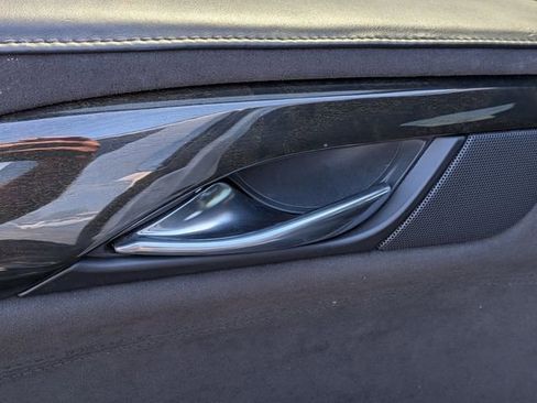 Used 2020 Cadillac Escalade Platinum image 30