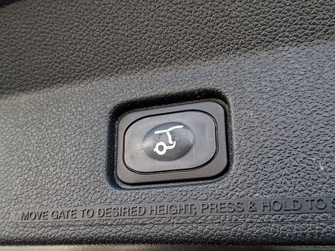 Used 2018 Ford Explorer XLT w/ Equipment Group 202A image 30