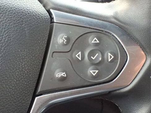 Used 2023 Chevrolet Traverse LT FWD image 28