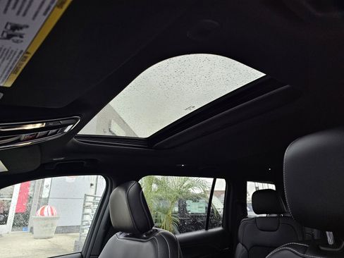 New 2025 Jeep Grand Cherokee L Altitude image 23