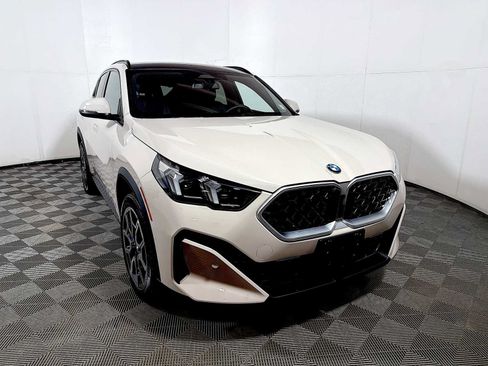 Used 2026 BMW X2 xDrive28i w/ Convenience Package AWD/4WD image 2