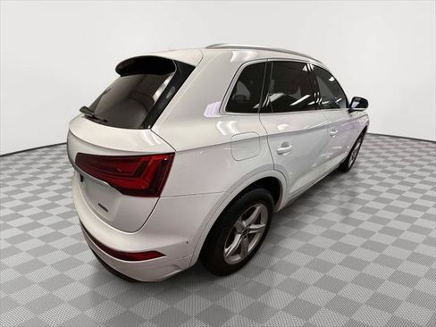 Used 2023 Audi Q5 2.0T Premium w/ Convenience Package AWD/4WD image 2