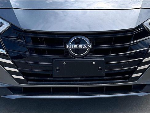 Used 2025 Nissan Versa SV FWD image 33