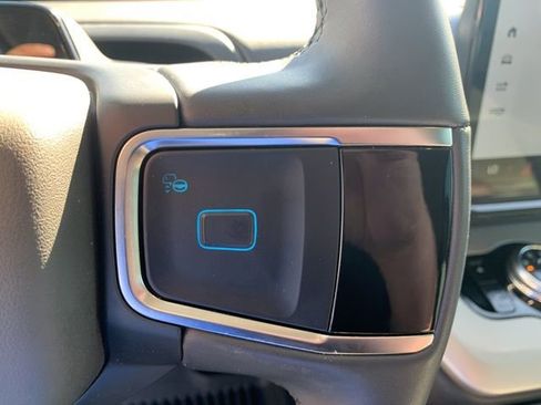 New 2025 Ford Expedition Active image 30