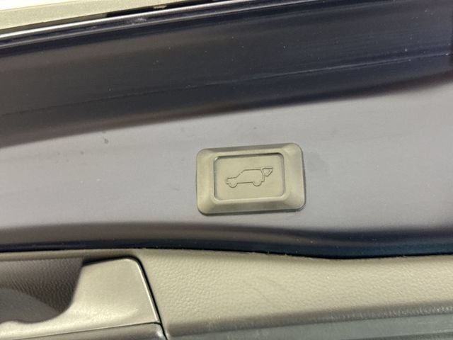 Used 2025 Toyota RAV4 XLE Premium AWD/4WD image 27