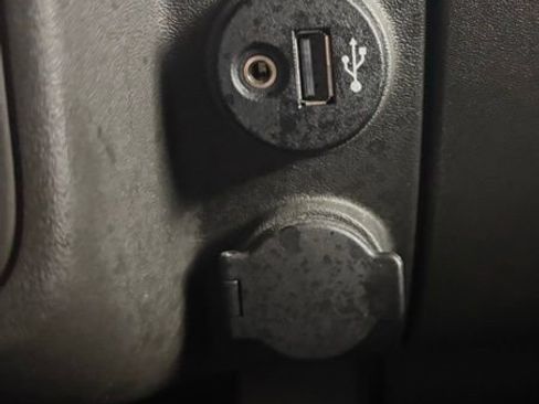 Used 2017 Nissan Frontier SV image 25