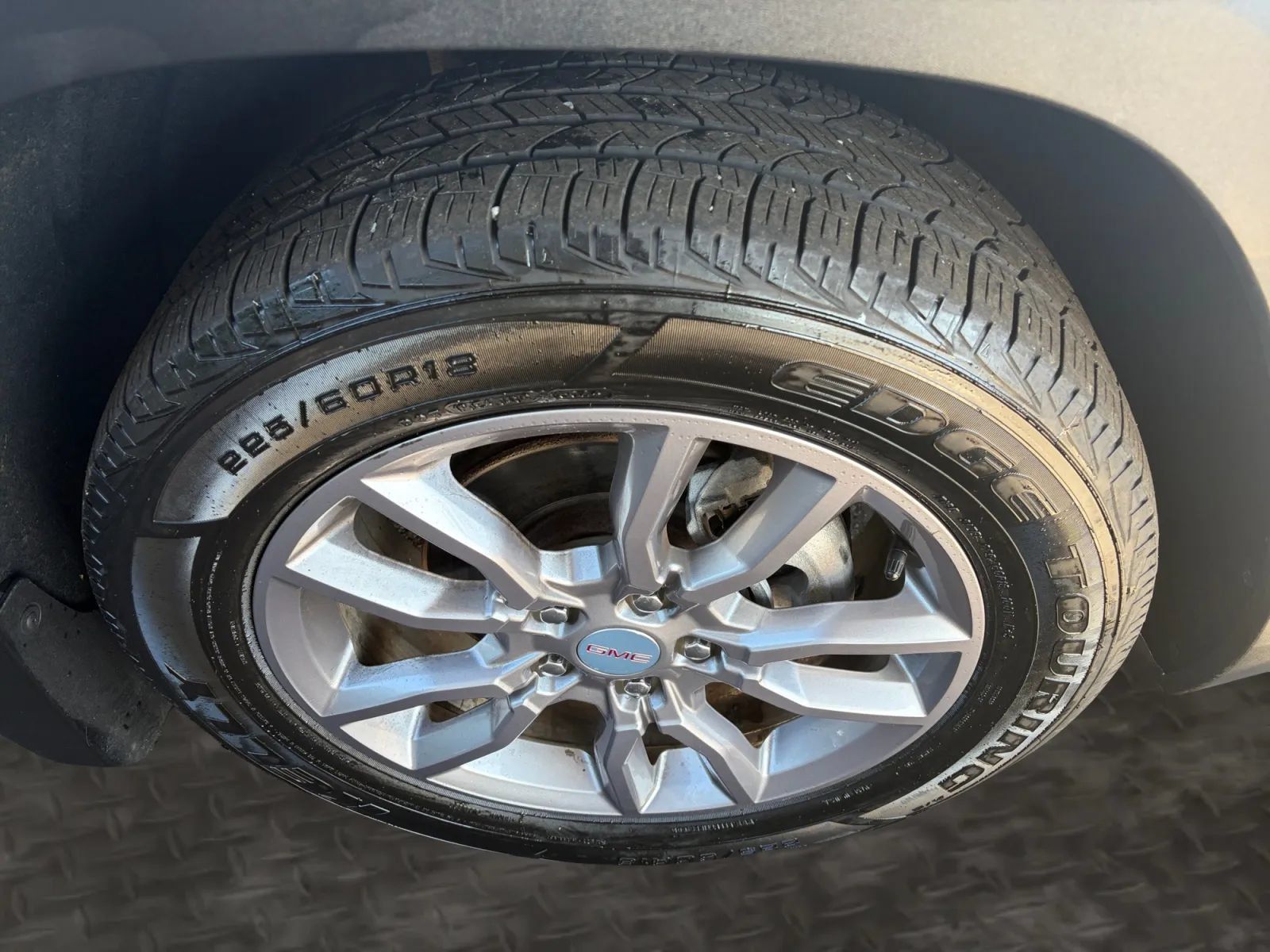 Used 2022 GMC Terrain SLT w/ LPO, Floor Liner Package AWD/4WD image 38