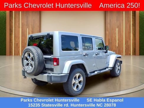 Used 2017 Jeep Wrangler Unlimited Sahara w/ Connectivity Group AWD/4WD image 31