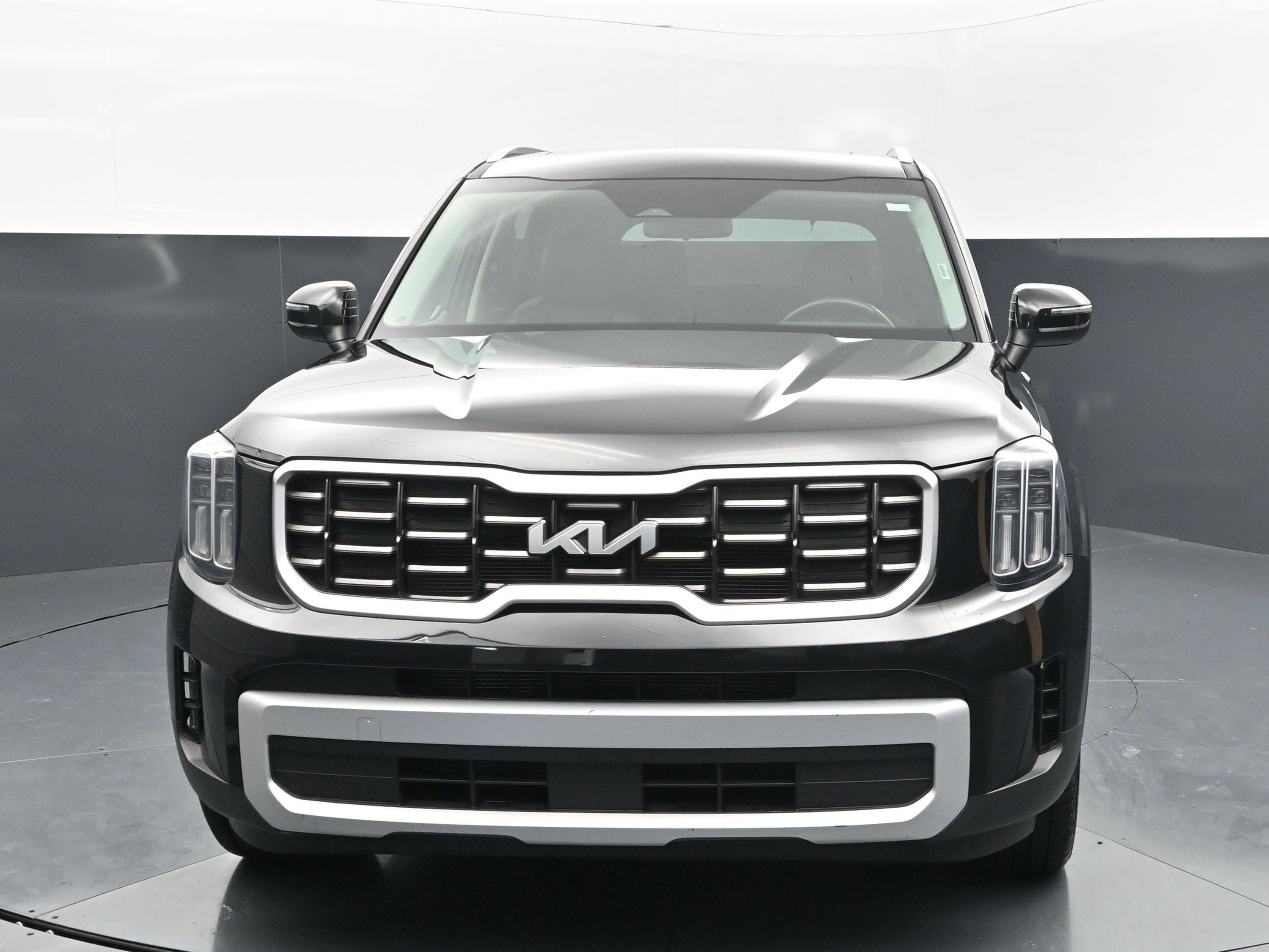 Used 2025 Kia Telluride S FWD image 8