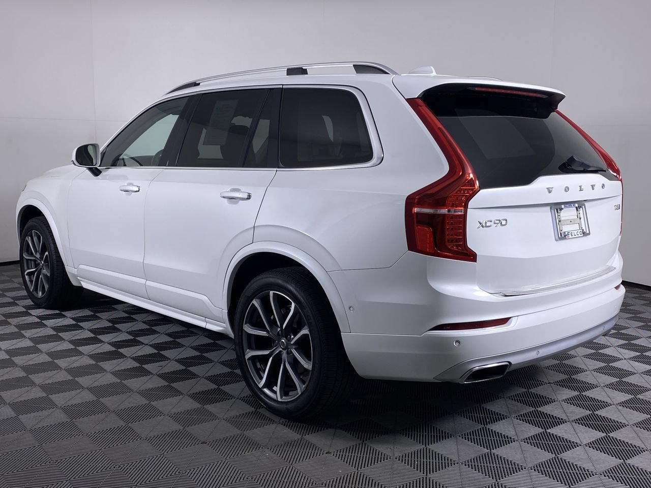 Used 2018 Volvo XC90 T6 Momentum w/ Convenience Package AWD/4WD image 18