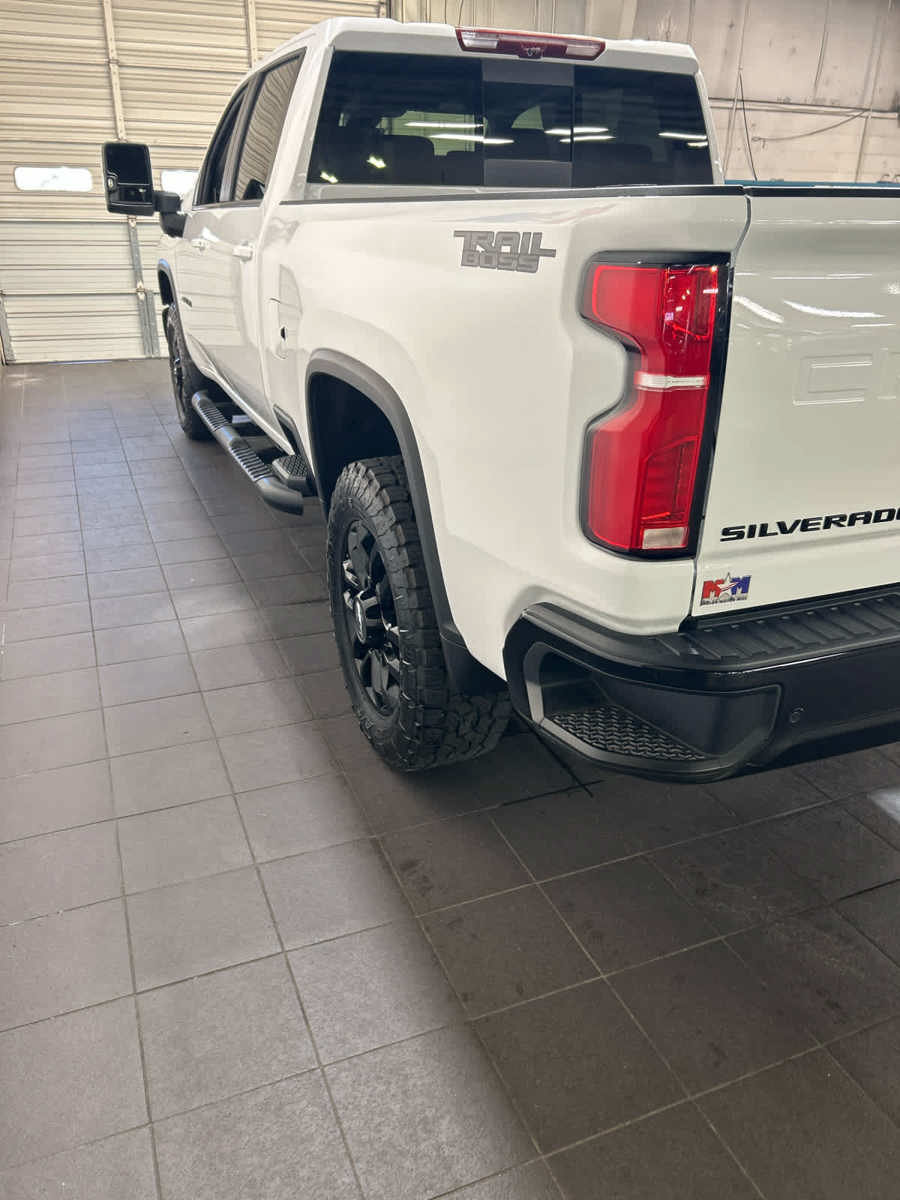 Used 2025 Chevrolet Silverado 2500 LT w/ Trail Boss Package AWD/4WD image 8
