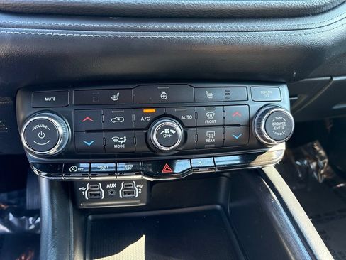 Used 2023 Dodge Durango SXT AWD/4WD image 21