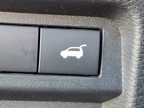 Used 2023 Mitsubishi Outlander SE image 24