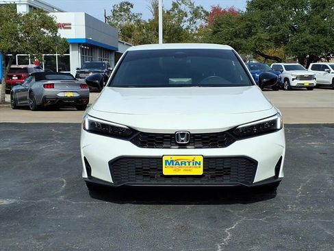 Used 2025 Honda Civic Sport image 2