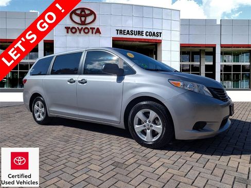 Certified 2017 Toyota Sienna L image 1