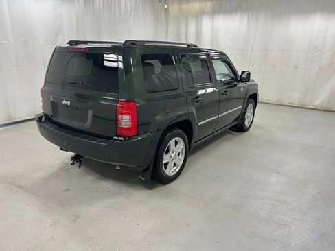 Used 2010 Jeep Patriot Latitude FWD image 4