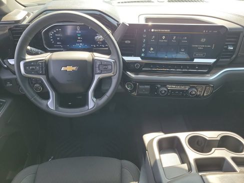 Used 2026 Chevrolet Silverado 1500 LT AWD/4WD image 4