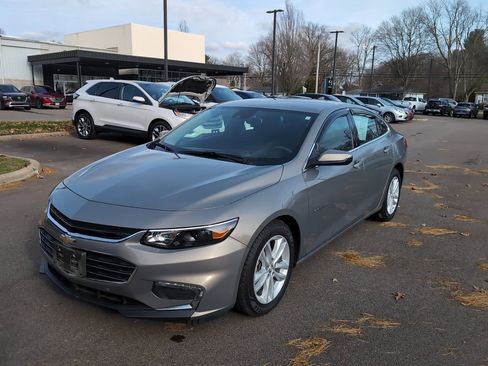 Used 2018 Chevrolet Malibu LT w/ Driver Confidence Package image 44