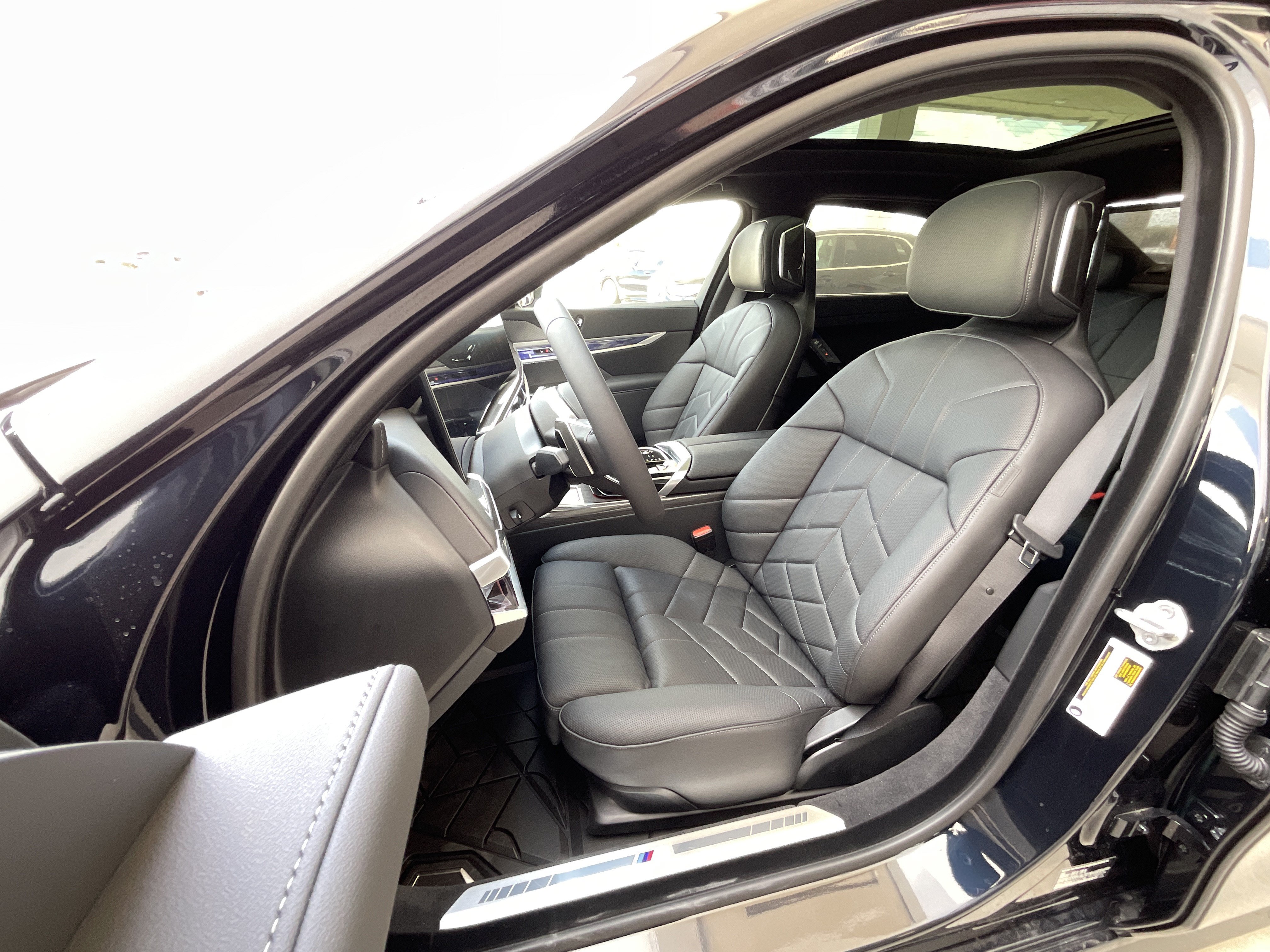 New 2026 BMW 740i w/ Executive Package RWD image 11