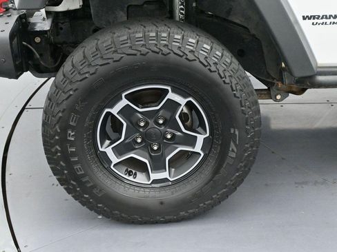 Used 2014 Jeep Wrangler Unlimited Rubicon AWD/4WD image 34
