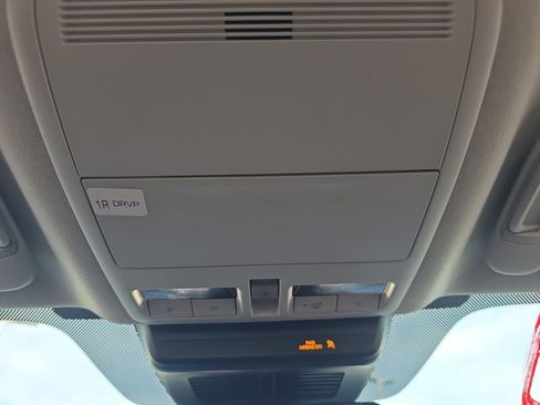 Used 2025 MAZDA MAZDA3 s image 24