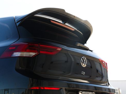 Used 2023 Volkswagen Golf R 2.0T image 33