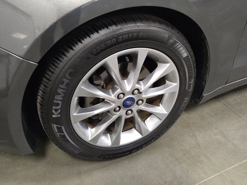 Used 2017 Ford Fusion SE w/ Fusion SE Technology Package FWD image 31