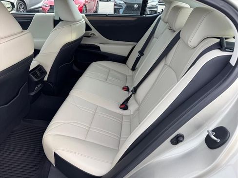 Used 2025 Lexus ES 350 Ultra Luxury image 10