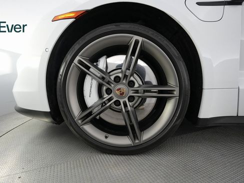 Used 2022 Porsche Taycan 4S image 18