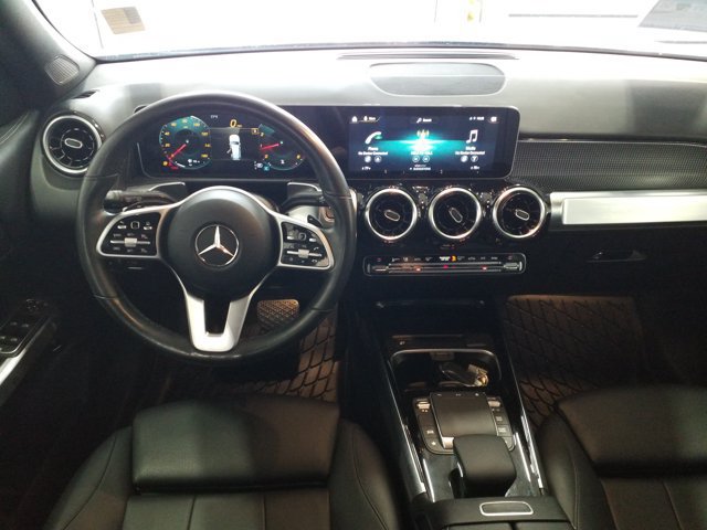 Used 2021 Mercedes-Benz GLB 250 4MATIC image 3