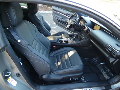 Used 2017 Lexus RC 200t image 30