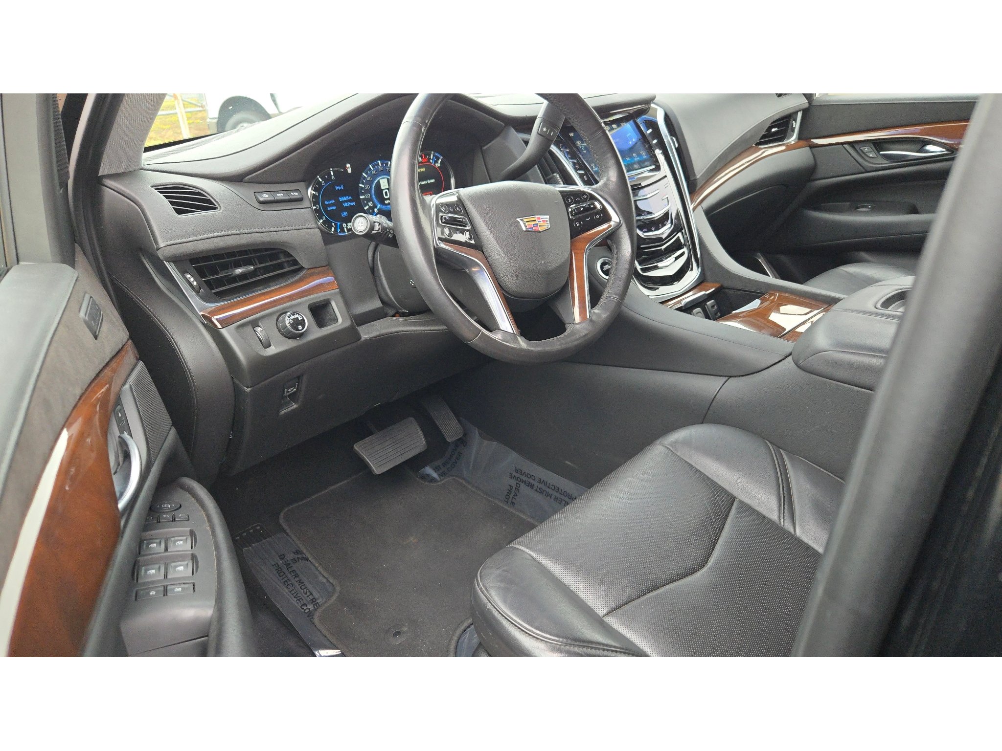 Used 2019 Cadillac Escalade Premium Luxury RWD image 21