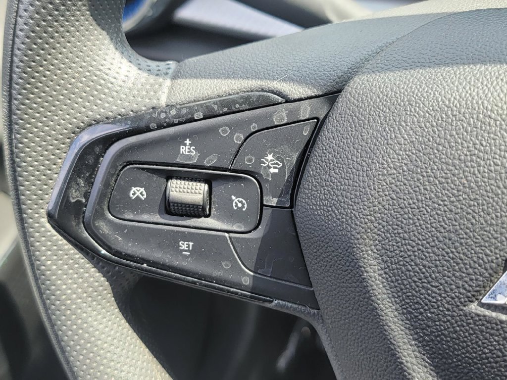 Used 2025 Chevrolet Trax LT FWD image 25